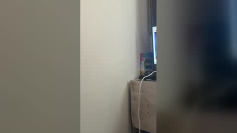 Snapshot of jonlis01 chatting on February 27, 7:03 pm jonlis01 online show from February 27, 7:03 pm