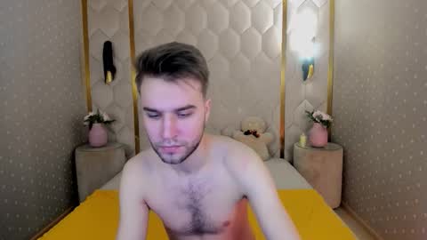 Snapshot of jonnahhell chatting on December 23, 8:01 am Jonah online show from December 23, 8:01 am