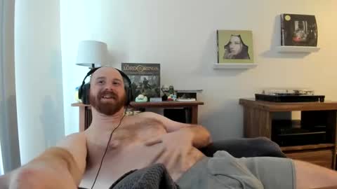 Snapshot of jonnlulz chatting on January 17, 7:49 pm Jon online show from January 17, 7:49 pm