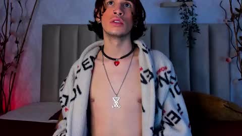 jonny_gilbert online show from November 18, 12:42 pm