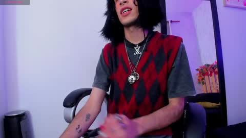 jonny_gilbert online show from April 14, 9:54 pm