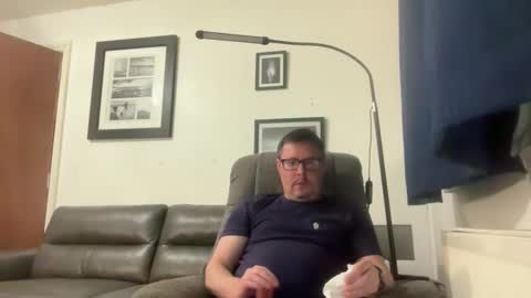 jonnybeeswax7376964133 online show from December 3, 10:41 pm