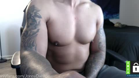 Snapshot of jonnydieston777 chatting on May 9, 3:17 pm JonnyDieston online show from May 9, 3:17 pm