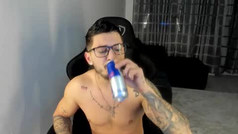 jonnyporn1 online show from February 20, 9:04 pm