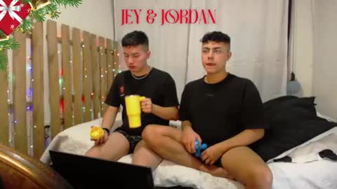 Snapshot of jordanhiltton__ chatting on December 11, 8:15 am jordanhiltton__ online show from December 11, 8:15 am