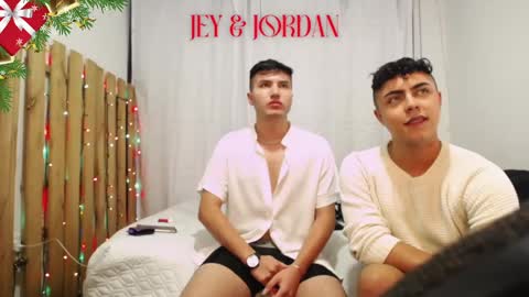 Snapshot of jordanhiltton__ chatting on December 13, 8:51 am jordanhiltton__ online show from December 13, 8:51 am