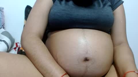 Snapshot of jose_ruiz1 chatting on February 9, 1:33 am jose y carolina online show from February 9, 1:33 am