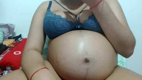 Snapshot of jose_ruiz1 chatting on February 12, 2:35 am jose y carolina online show from February 12, 2:35 am