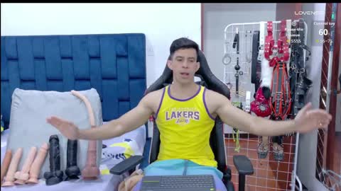 jose_rumbero91 online show from April 3, 9:35 pm