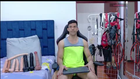 jose_rumbero91 online show from May 11, 11:27 am
