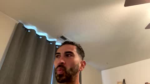 josemcmin online show from April 13, 6:02 pm