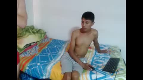 Snapshot of joseph_and_thomas chatting on February 17, 6:04 pm thomas y joseph online show from February 17, 6:04 pm