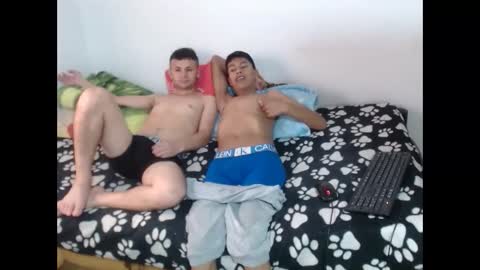 Snapshot of joseph_and_thomas chatting on February 21, 8:27 pm thomas y joseph online show from February 21, 8:27 pm