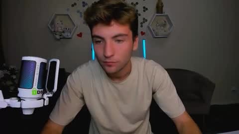 Snapshot of joseph_bear_ chatting on September 12, 7:14 pm joseph_bear_ online show from September 12, 7:14 pm