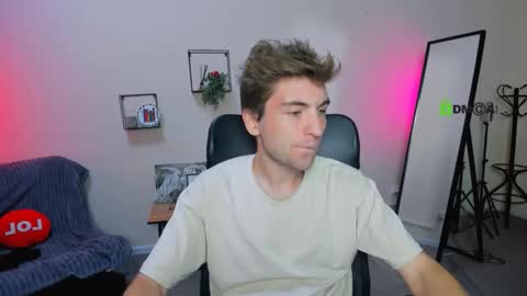 Snapshot of joseph_bear_ chatting on September 22, 7:16 pm joseph_bear_ online show from September 22, 7:16 pm