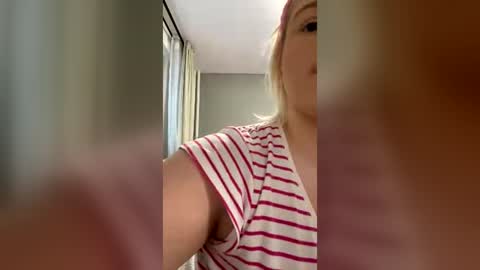 Snapshot of josephinemoon chatting on July 14, 3:07 pm Josephine online show from July 14, 3:07 pm