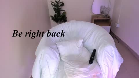 Josette Areces online show from April 1, 1:06 am