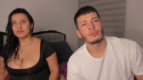 Snapshot of josh_and_dilany chatting on January 25, 1:32 am Dilany Josh online show from January 25, 1:32 am