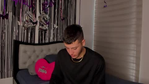 Snapshot of josh_and_dilany chatting on February 3, 1:51 pm Dilany Josh online show from February 3, 1:51 pm