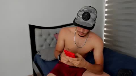 Snapshot of josh_and_dilany chatting on February 12, 1:59 pm Dilany Josh online show from February 12, 1:59 pm