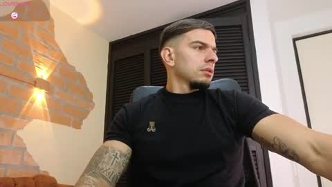 josh_miller01 online show from July 1, 2:07 pm