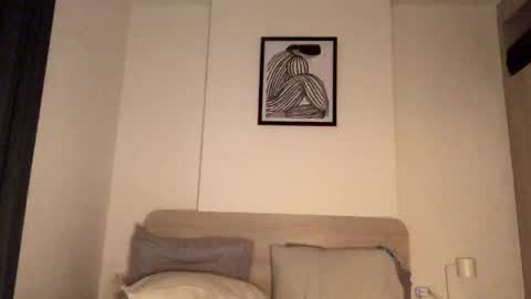 josh_xo online show from September 14, 6:07 pm