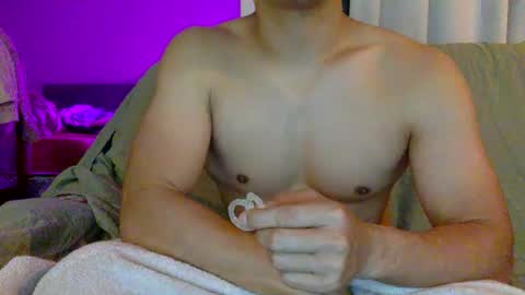 joshasian0713 online show from October 2, 10:11 am