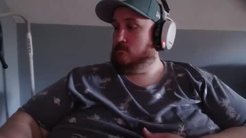 Snapshot of joshc627 chatting on April 3, 9:24 pm joshc627 online show from April 3, 9:24 pm