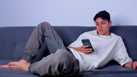 Snapshot of joshmiller_ chatting on December 25, 9:11 pm Josh online show from December 25, 9:11 pm