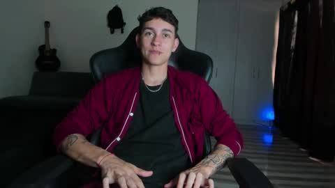 Snapshot of joshmiller_ chatting on November 20, 2:06 pm Josh online show from November 20, 2:06 pm