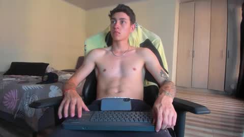 Snapshot of joshmiller_ chatting on December 14, 8:57 pm Josh online show from December 14, 8:57 pm