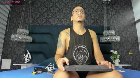 joshmiller___ online show from October 6, 3:37 am