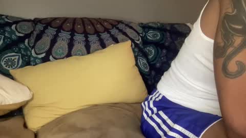 Snapshot of joshperrygoon chatting on December 20, 1:36 am joshperrygoon online show from December 20, 1:36 am