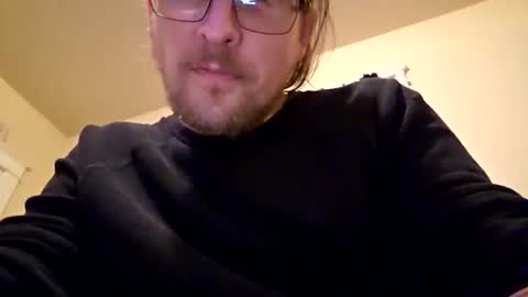 Snapshot of joshua2385 chatting on March 3, 4:51 am joshua2385 online show from March 3, 4:51 am