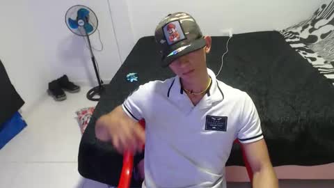 Snapshot of josue25sex chatting on November 30, 2:59 am josue25sex online show from November 30, 2:59 am