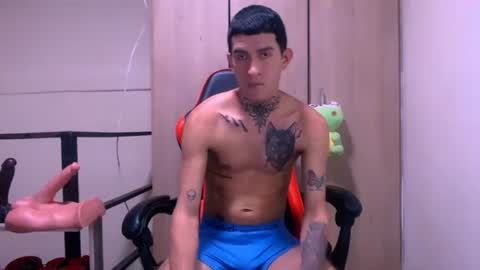 josue_linares online show from April 7, 11:10 am