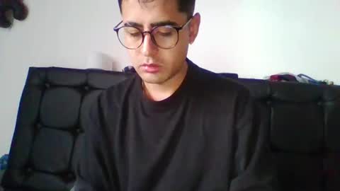 josux8 online show from April 16, 8:09 pm