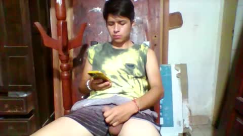 Snapshot of jovenlindo2002 chatting on December 4, 12:47 pm Fran online show from December 4, 12:47 pm