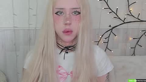 Snapshot of joybarker chatting on December 17, 8:42 am Joy Barker online show from December 17, 8:42 am