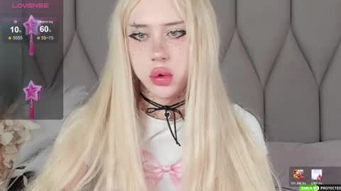 Snapshot of joybarker chatting on February 3, 6:40 am Joy Barker online show from February 3, 6:40 am