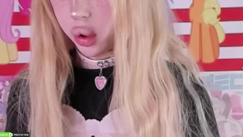 Joy Barker online show from April 18, 3:32 am