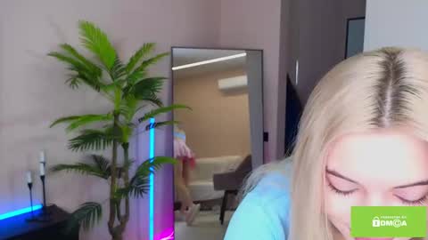 Snapshot of joybunny chatting on February 10, 8:20 am joybunny online show from February 10, 8:20 am