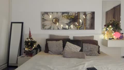 Snapshot of joycasidy chatting on December 5, 7:49 pm CassidyJoy online show from December 5, 7:49 pm