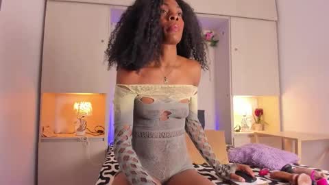 Snapshot of joyceblake chatting on November 6, 8:10 pm joyceblake online show from November 6, 8:10 pm