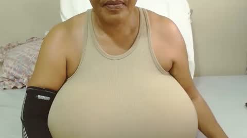 Snapshot of joycemando chatting on February 17, 12:05 pm DairyQueen online show from February 17, 12:05 pm