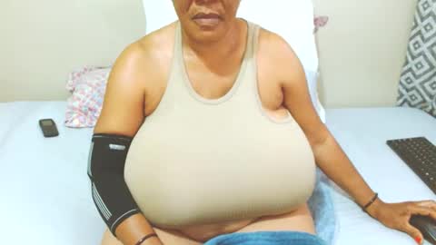 Snapshot of joycemando chatting on February 17, 3:09 pm DairyQueen online show from February 17, 3:09 pm