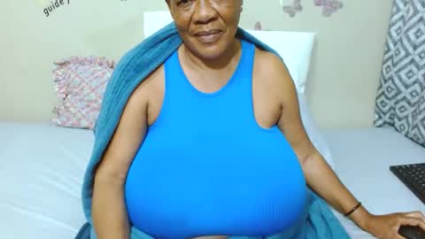 Snapshot of joycemando chatting on February 20, 7:52 pm DairyQueen online show from February 20, 7:52 pm