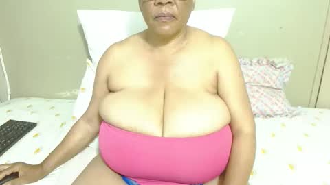 Snapshot of joycemando chatting on November 13, 4:22 am DairyQueen online show from November 13, 4:22 am