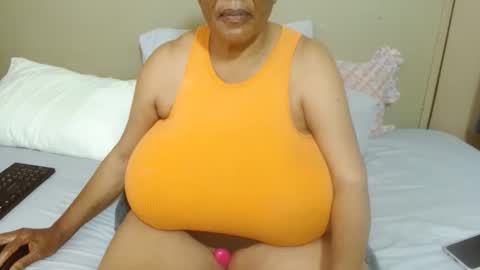 Snapshot of joycemando chatting on November 20, 10:48 am DairyQueen online show from November 20, 10:48 am