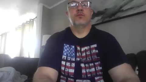 Snapshot of jr1871 chatting on May 4, 12:34 pm jr1871 online show from May 4, 12:34 pm